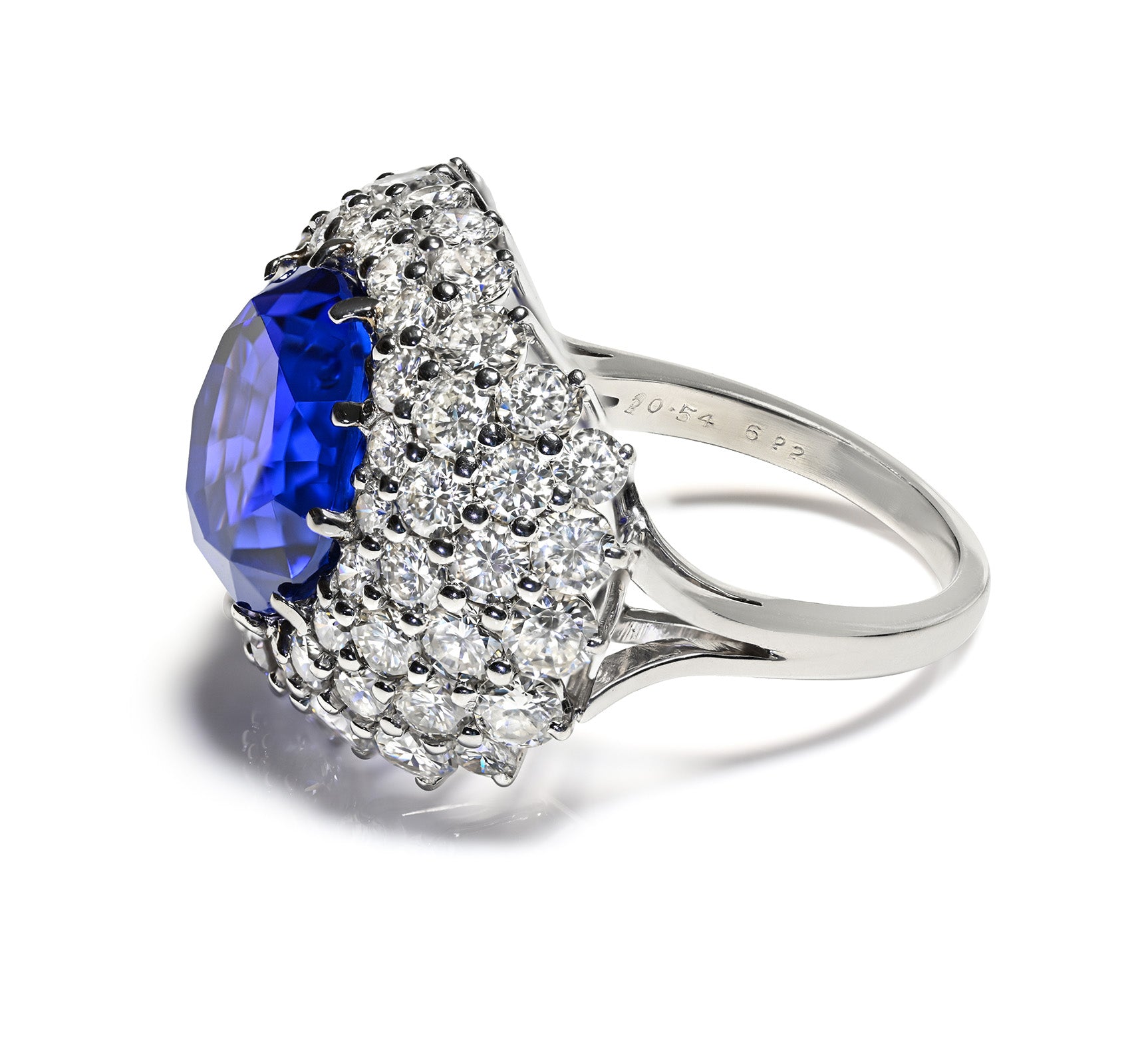 Exquisite Platinum Tanzanite and Diamond Ring