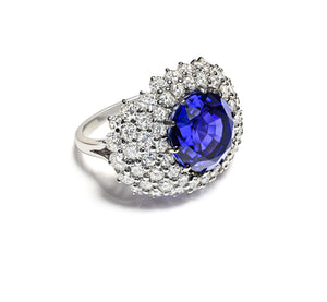 Exquisite Platinum Tanzanite and Diamond Ring