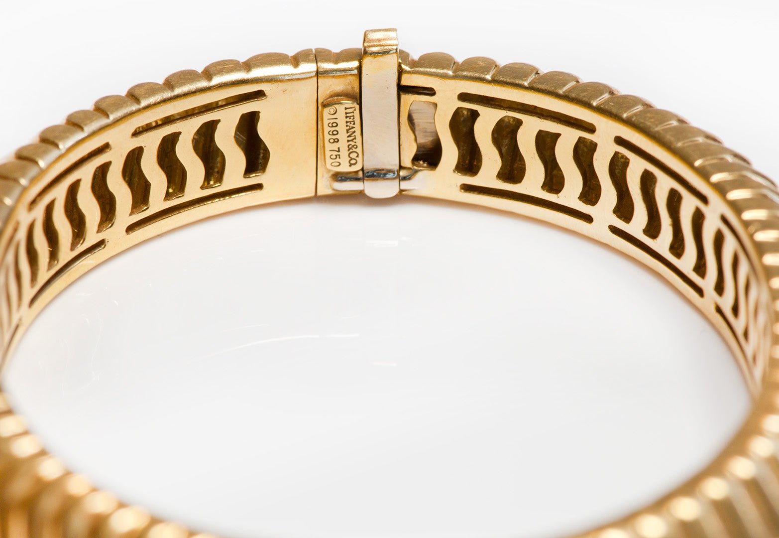 Tiffany & Co. 18K Yellow Gold Ribbed Bangle Bracelet