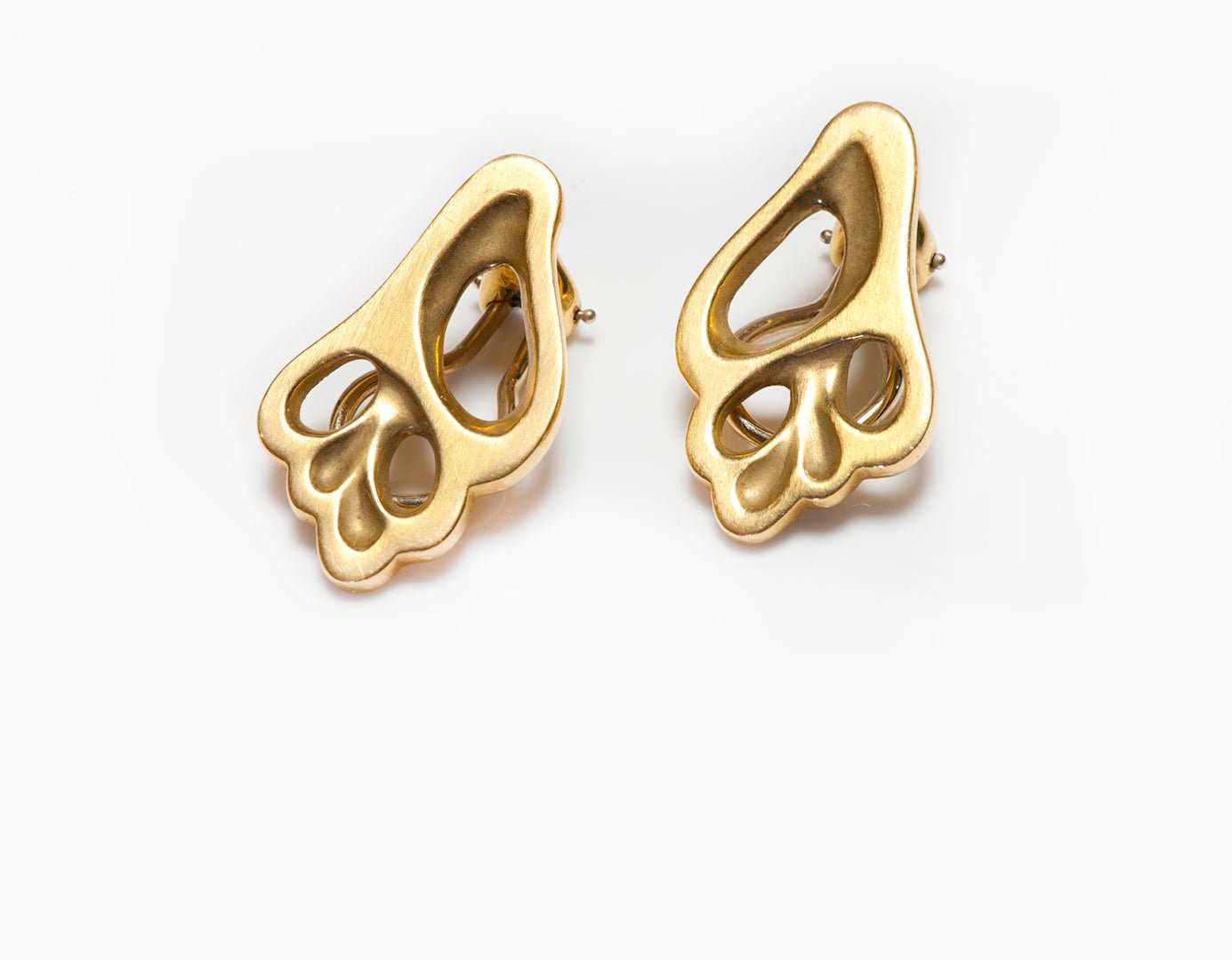 Tiffany & Co. Angela Cummings 18K Gold Seashell Earrings