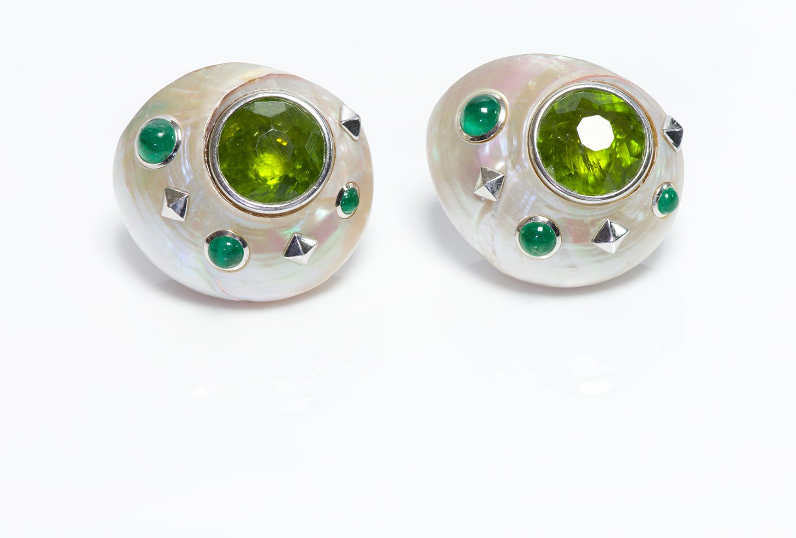 Trianon Shell 18K Gold Zircon Emerald Earrings