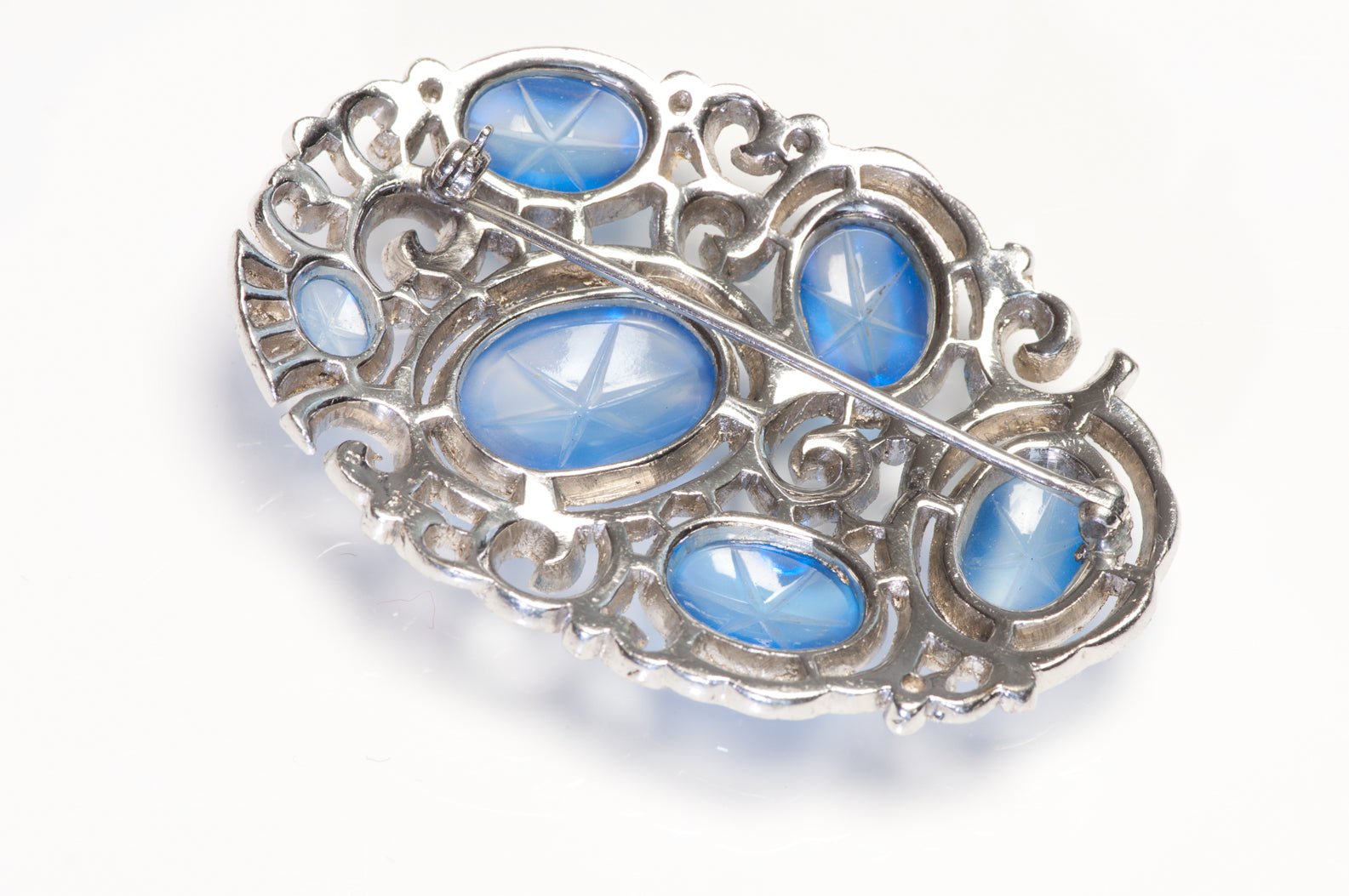 Trifari KTF 1930’s Alfred Philippe Star Sapphire Glass Crystal Brooch