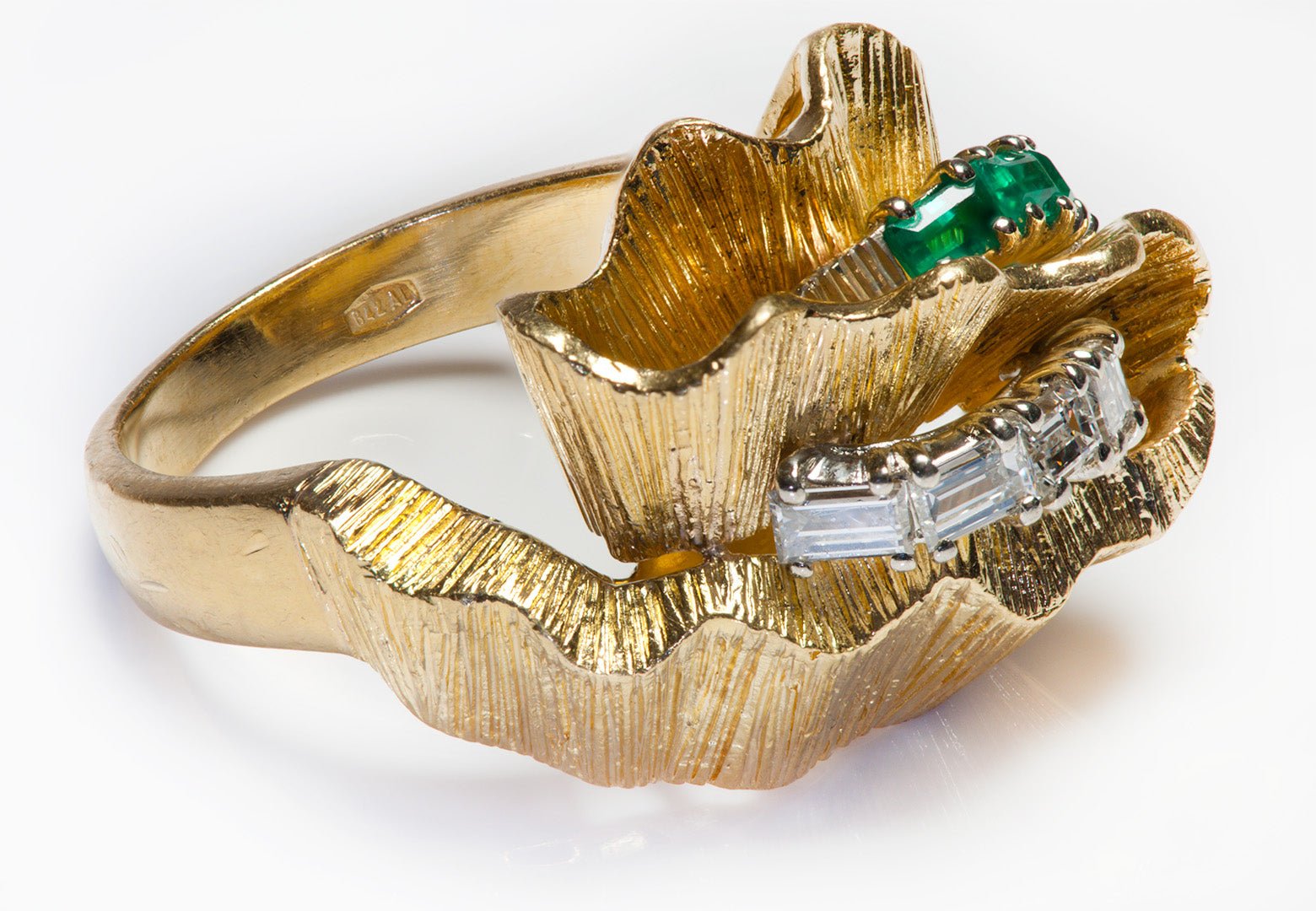 Vintage 18K Yellow Gold Emerald Baguette Diamond Ring