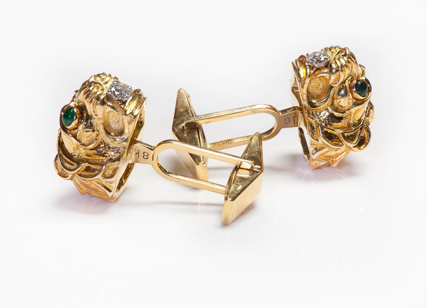 Vintage 18K Yellow Gold Emerald Diamond Lion Cufflinks