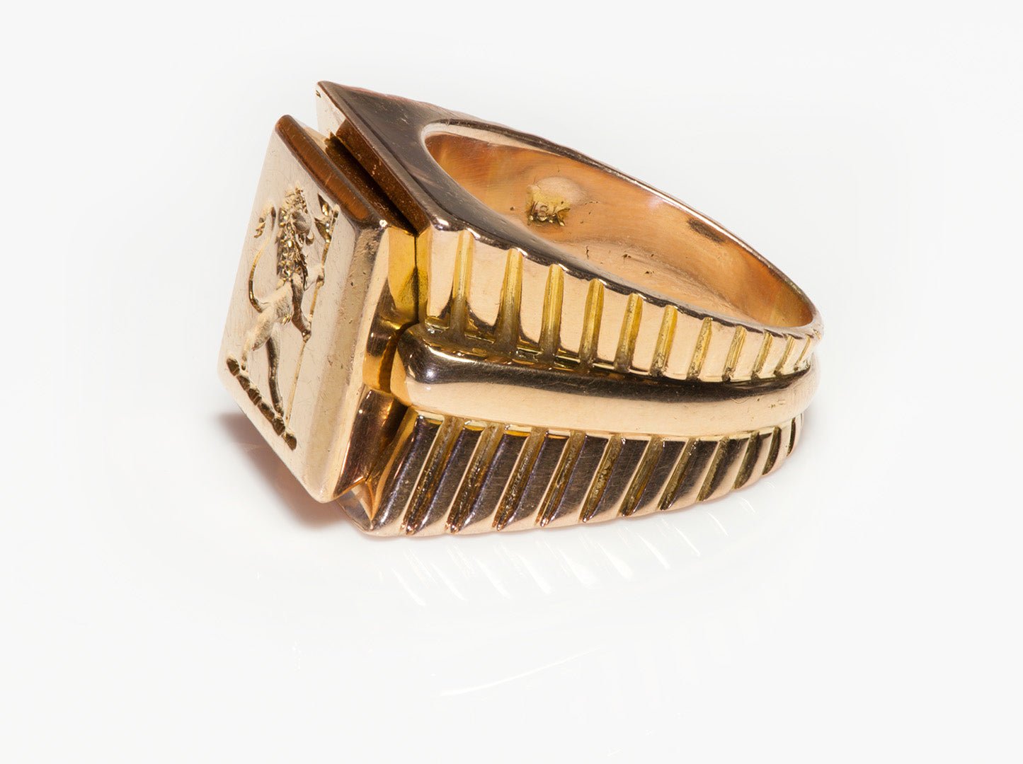Vintage 18K Yellow Gold Lion Crest Men's Ring