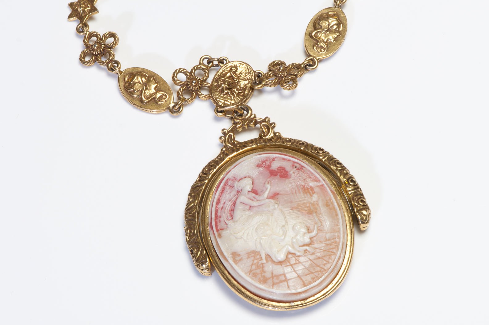 Vintage 1960's Goldette NY Victorian Style Cameo Chain Pendant Necklace