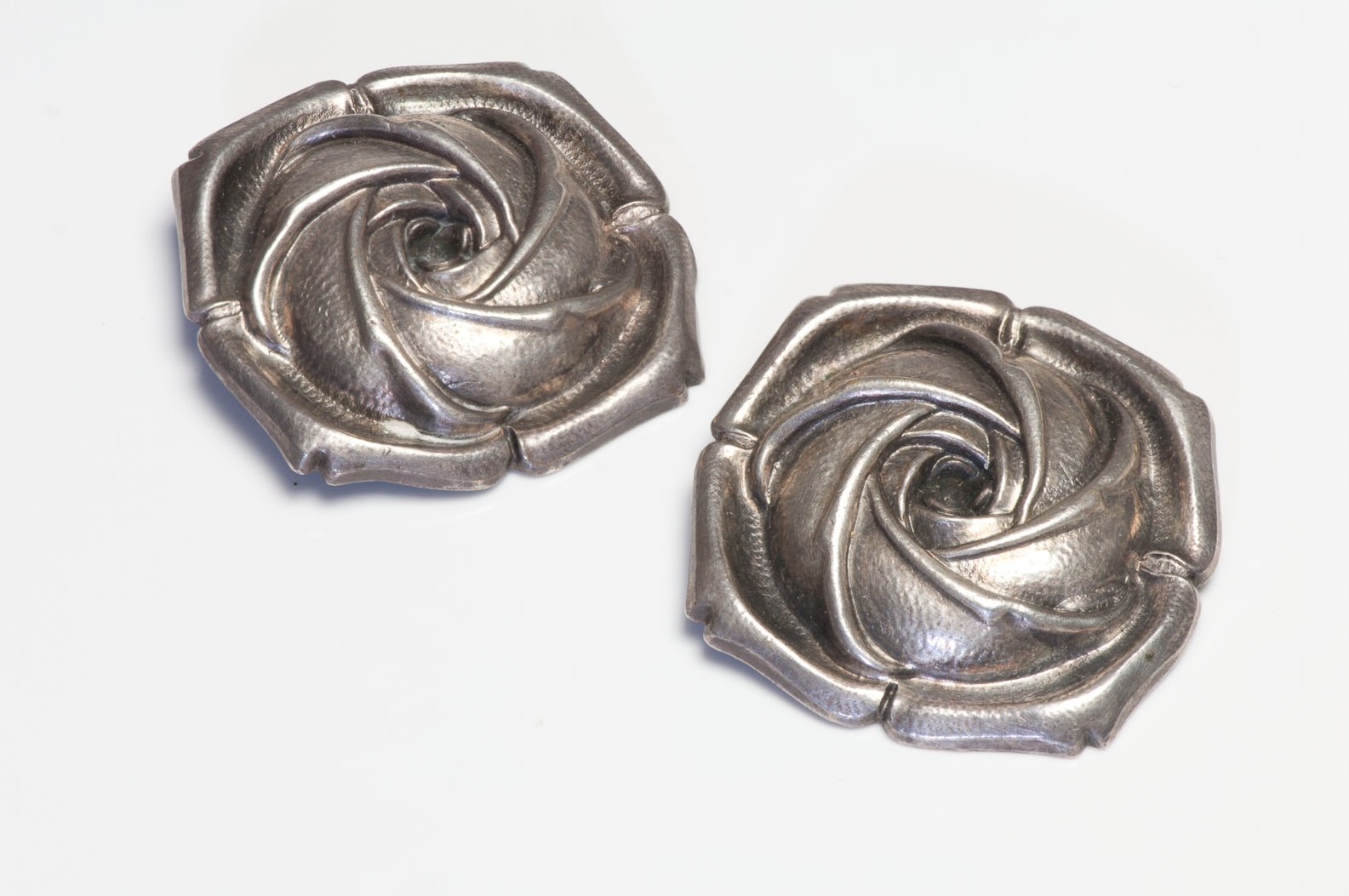 Vintage 1980’s La Porte Bleue Paris Rose Flower Earrings