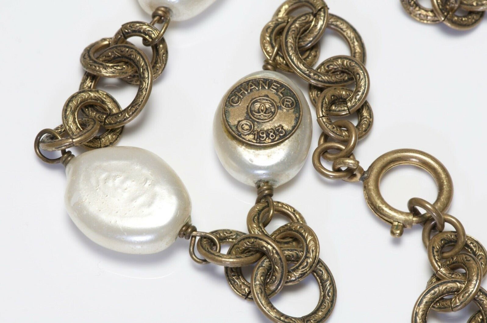 Vintage 1983 CHANEL Paris Pearl Chain Pendant Necklace