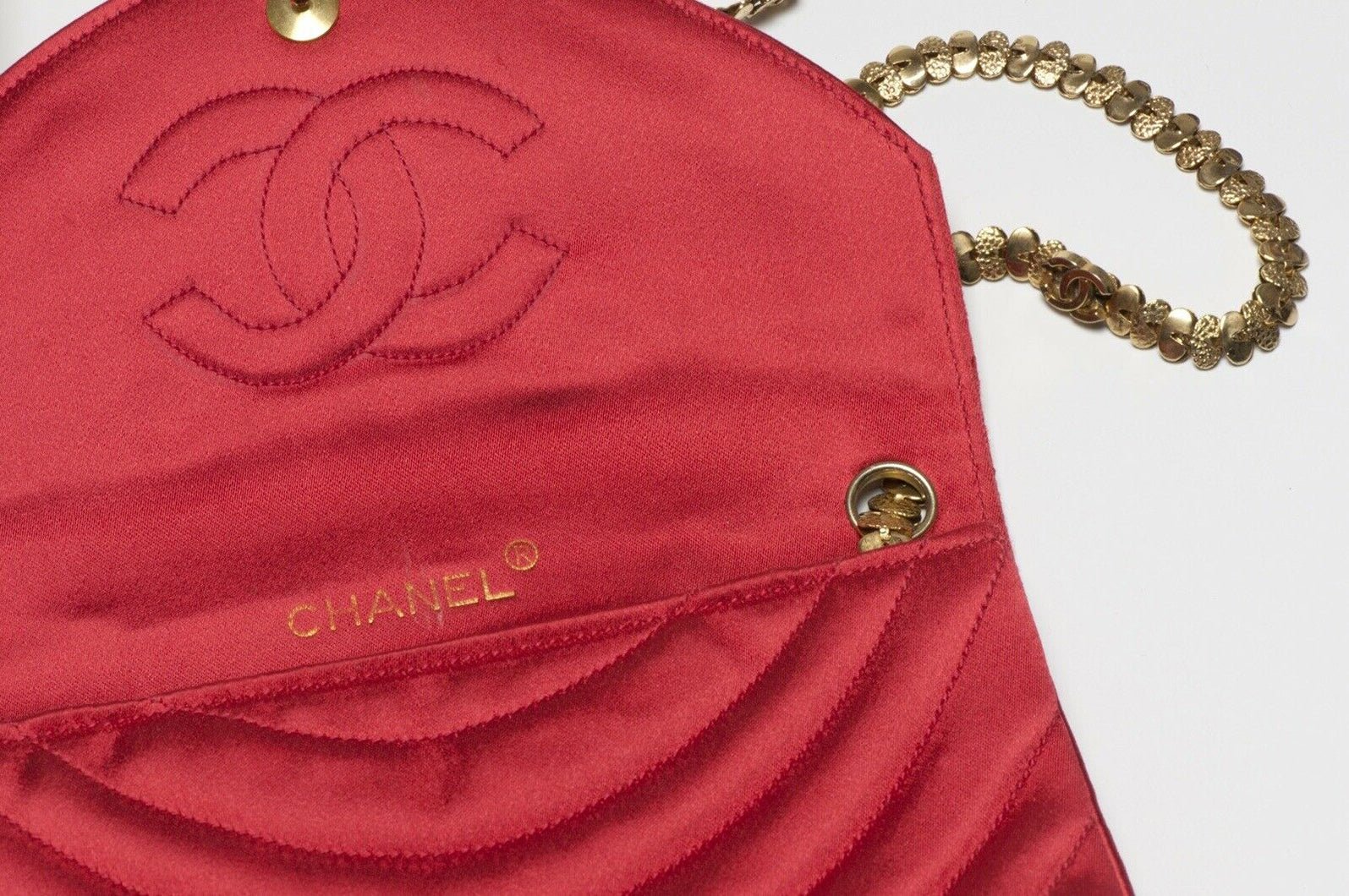 Vintage 1990’s CHANEL CC Red Satin Camellia Gripoix Clasp Bag