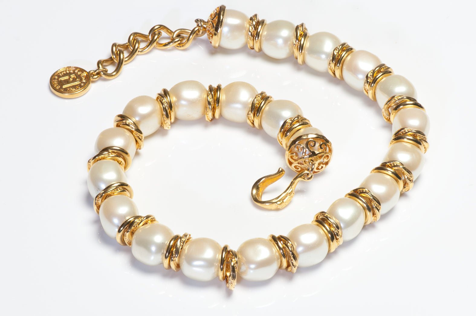 Vintage 1990’s Fendi Gold Plated Faux Pearl Beads Collar Necklace