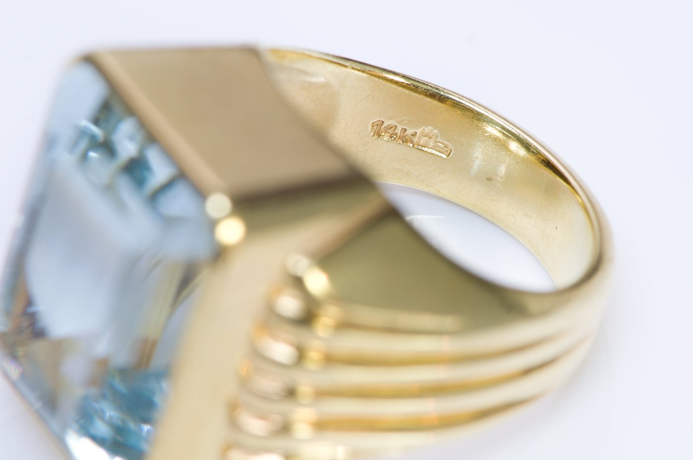 Vintage Aquamarine Gold Ribbed Ring