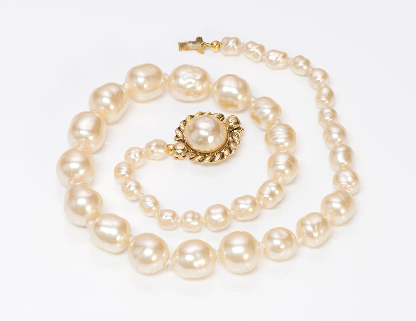 Vintage Chanel 1981 Pearl Strand Necklace