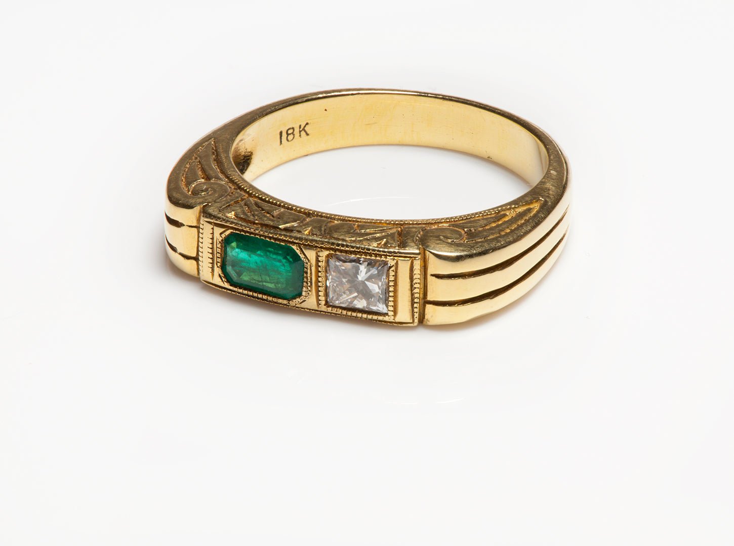 Vintage Men's Engraved 18K Gold Emerald Diamond Ring