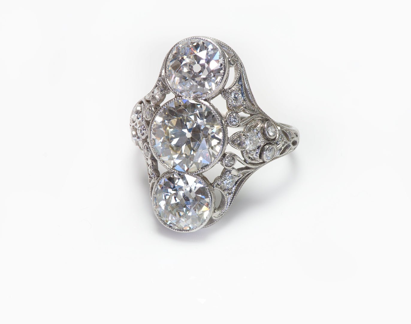 Vintage Platinum Brilliant Cut 3 Diamond Engagement Ring
