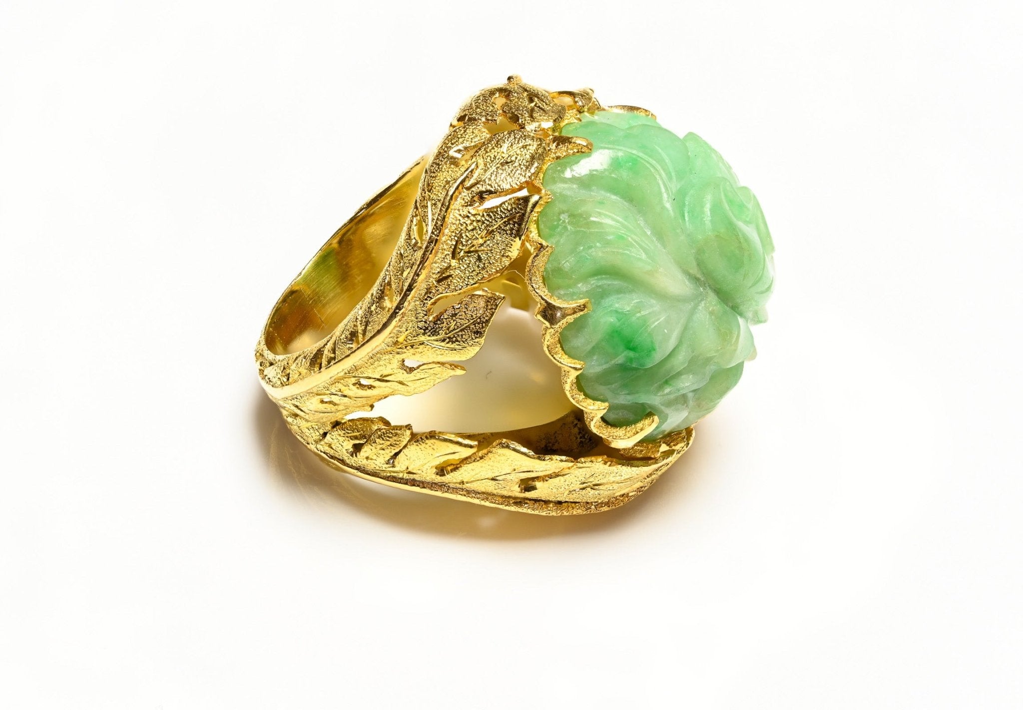 Vintage Yellow Gold Carved Jade Women’s Ring