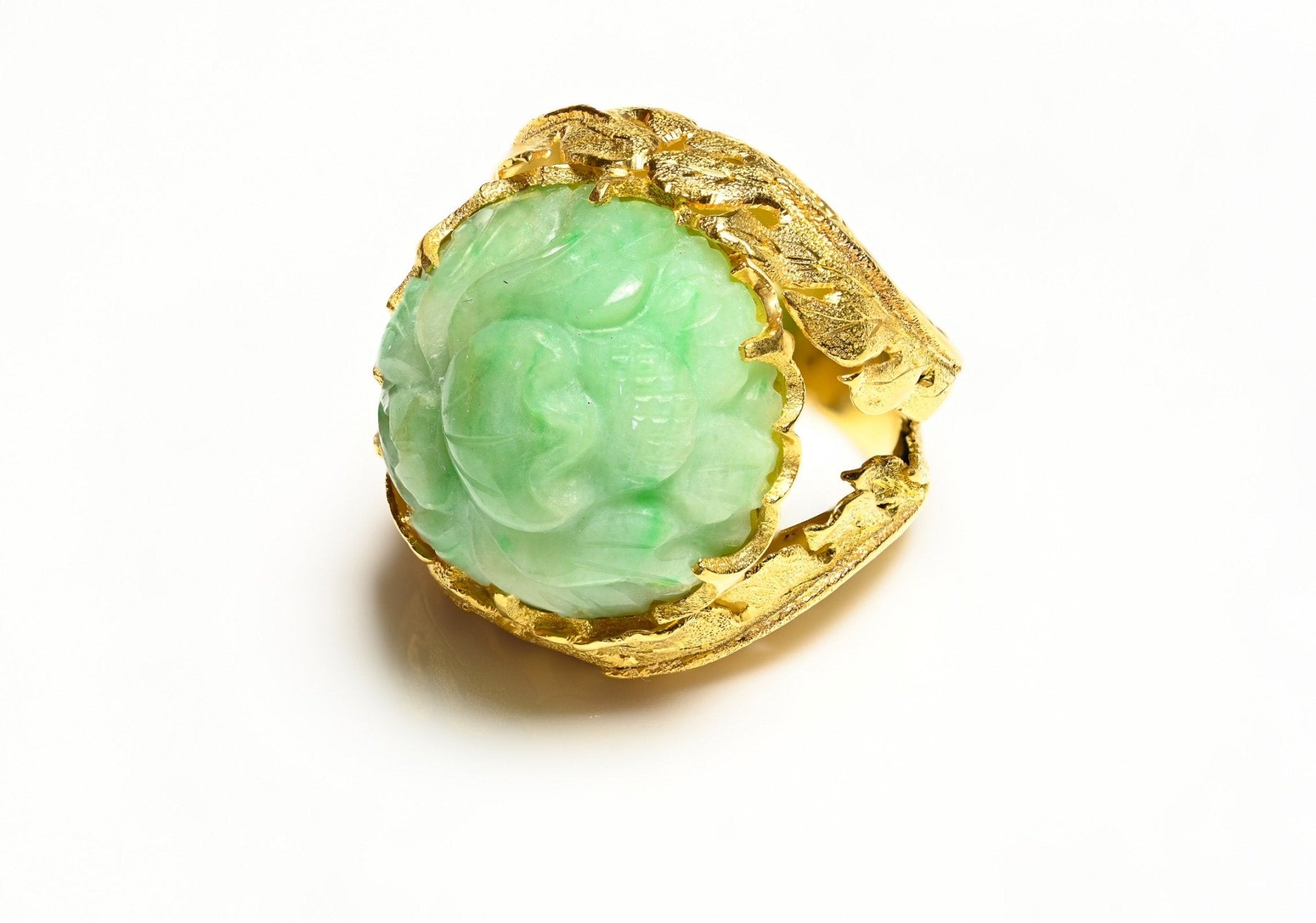 Vintage Yellow Gold Carved Jade Women’s Ring